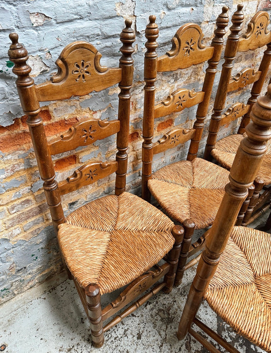 6 chaises rustiques