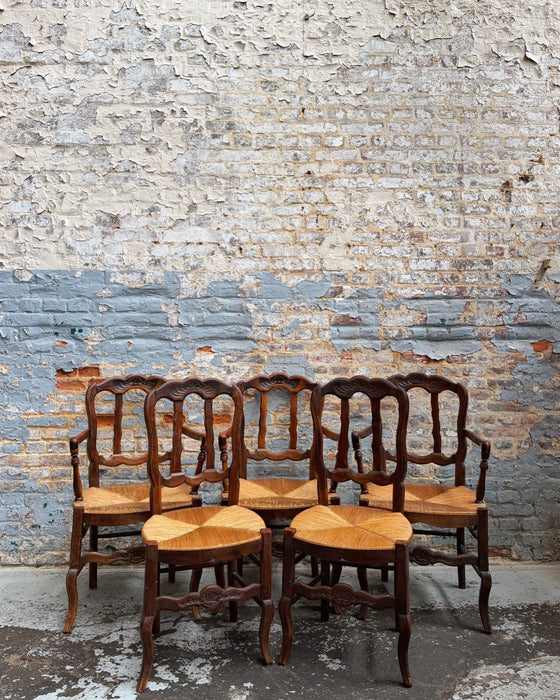 3 fauteuils et deux chaises