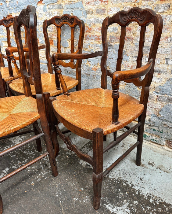 3 fauteuils et deux chaises