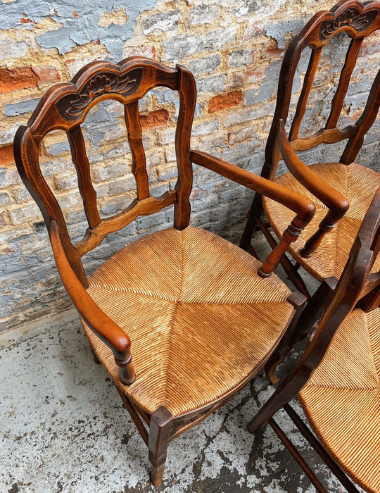 3 fauteuils et deux chaises