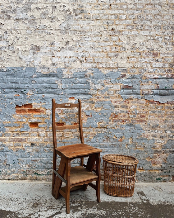 Chaise escabeau