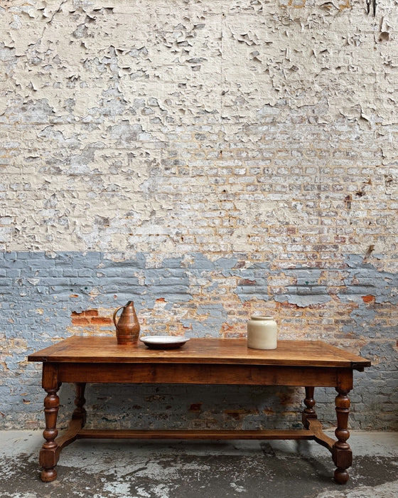 Farm table