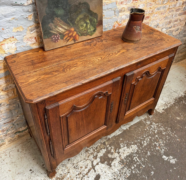 Buffet rustique
