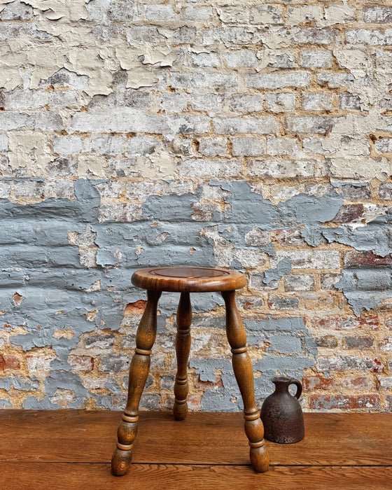 Tripod stool