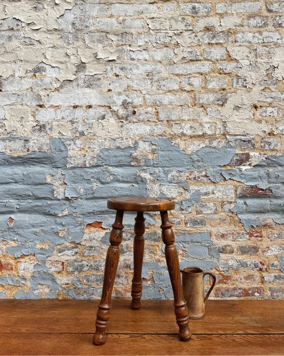 Tripod stool