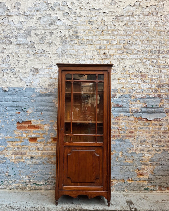 Vitrine en pitchpin