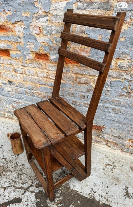 Chaise-escabeau