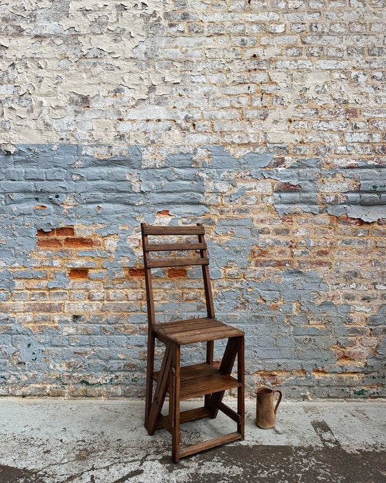 Chaise-escabeau
