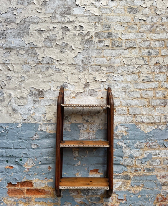 Wall shelf