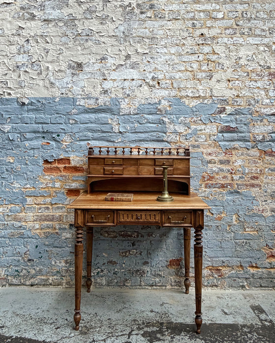Bureau en noyer