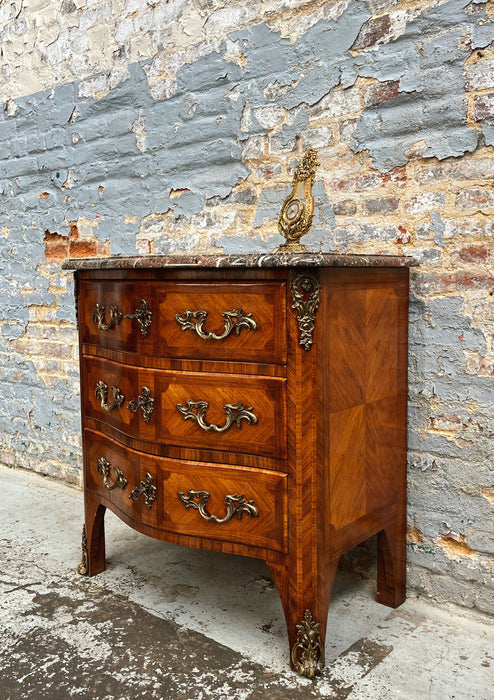 Louis XV chest of drawers