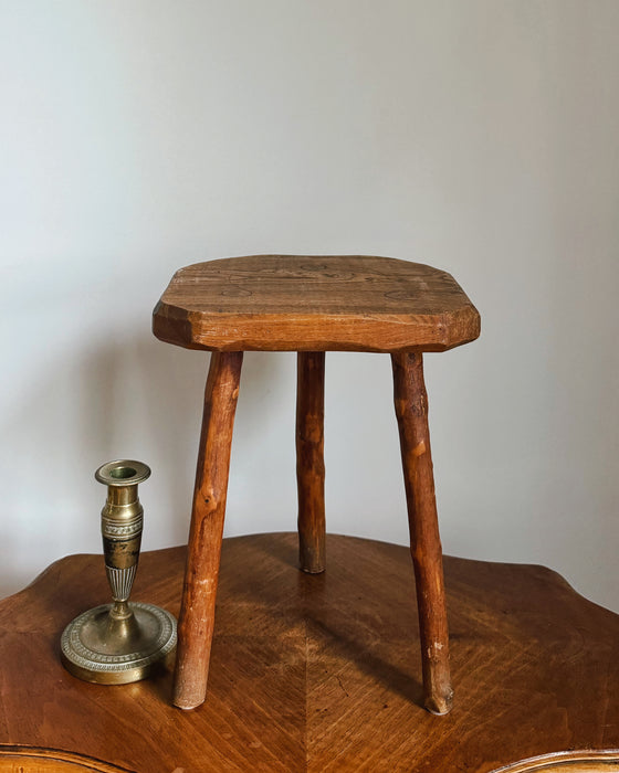 Tabouret tripode