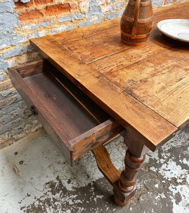 Farm table