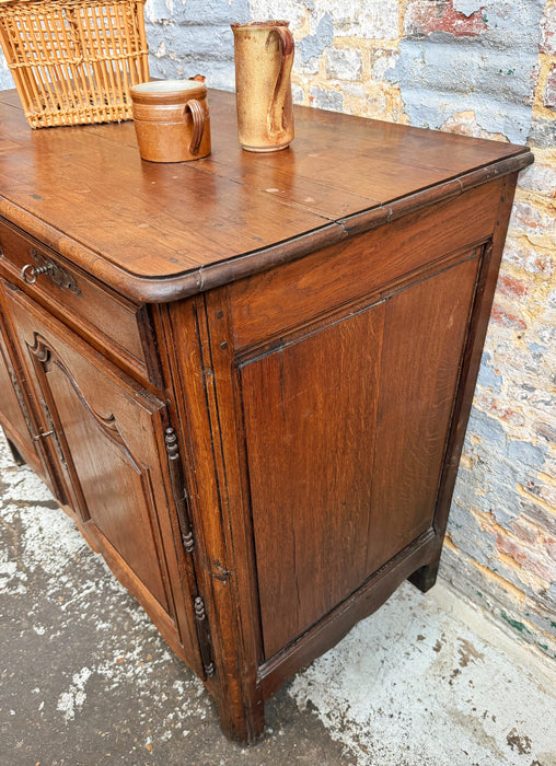 Buffet rustique
