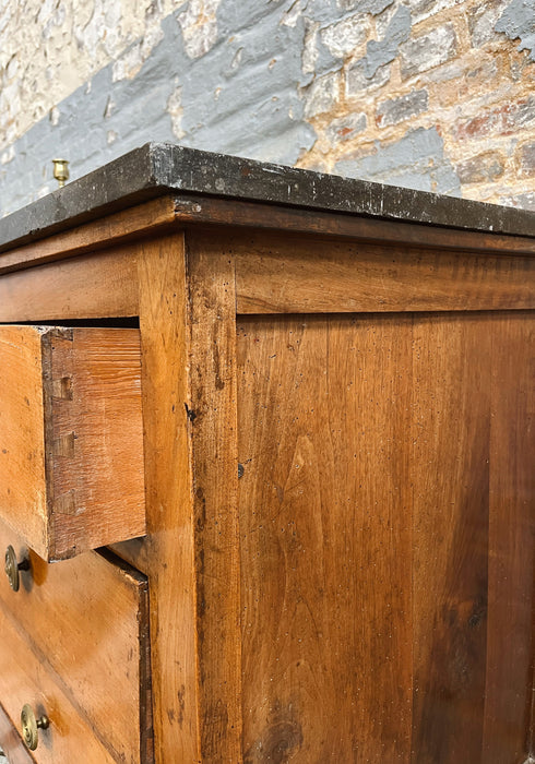 Walnut chest of drawers