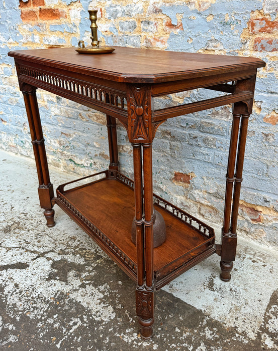Table en noyer