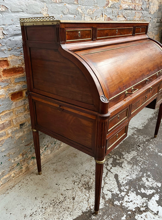 Louis XVI desk