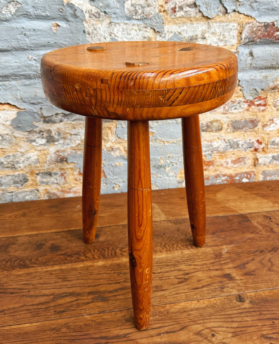 Tripod stool