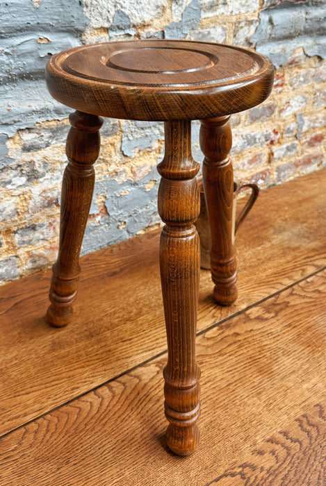 Tripod stool