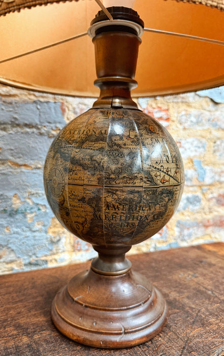 Lampe mappemonde