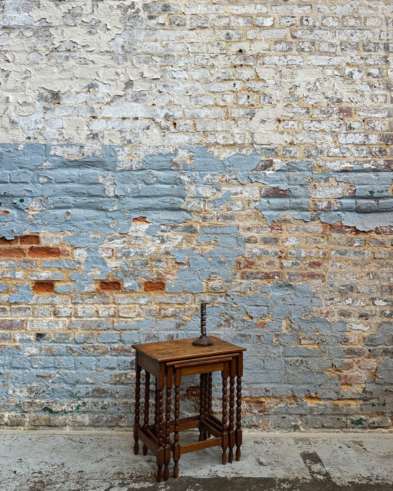Tables gigognes