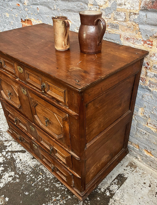 Commode en noyer