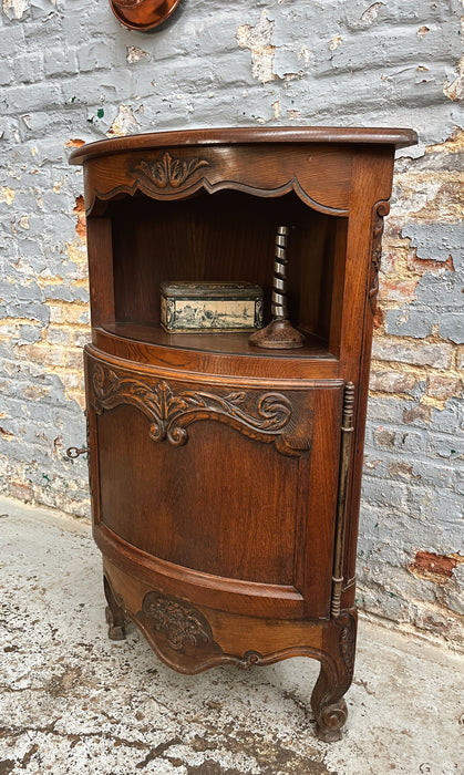 Encoignure en chêne