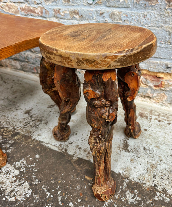 Table et tabouret