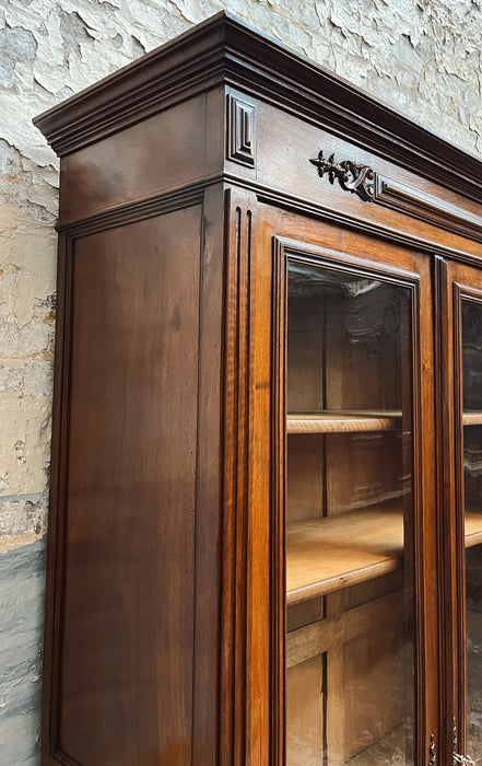 Bibliothèque en noyer