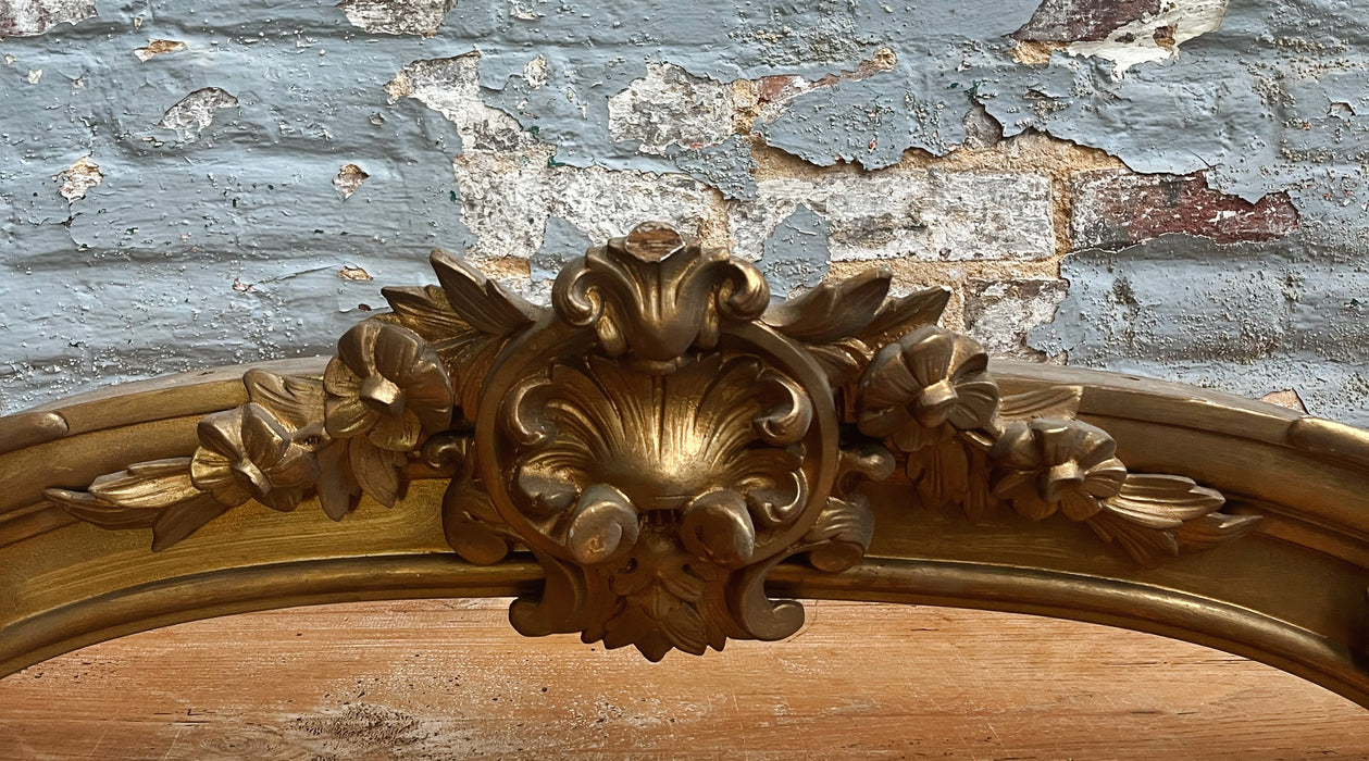 Trois éléments décoratifs