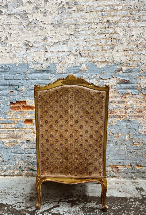 Bergère en bois doré