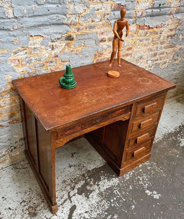 Bureau des années 40