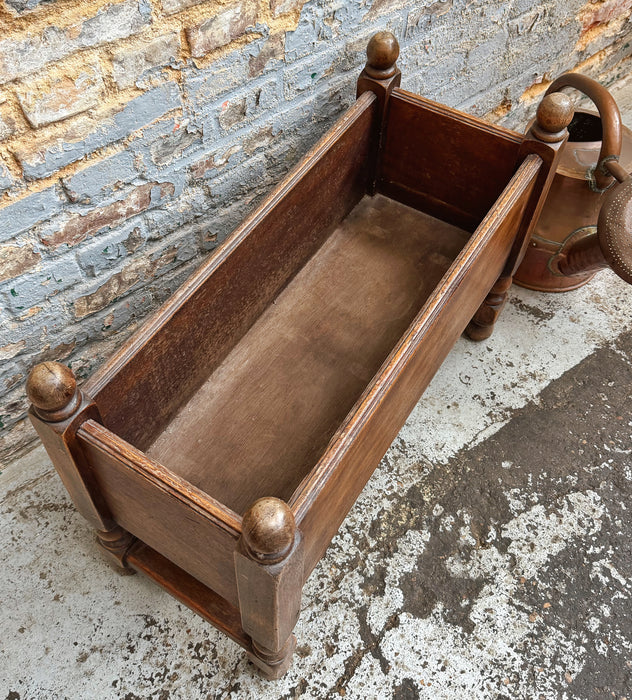 Jardinière en chêne