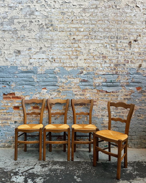 4 chaises rustiques