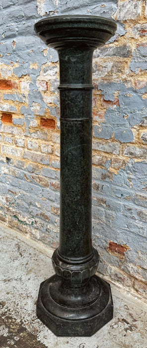 Colonne en marbre