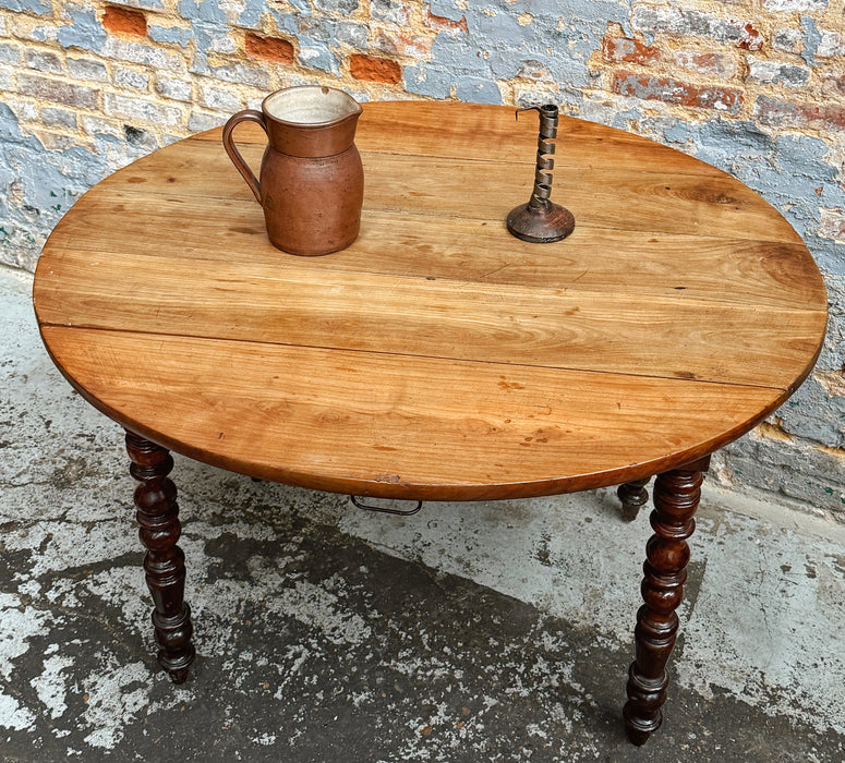 Table en noyer