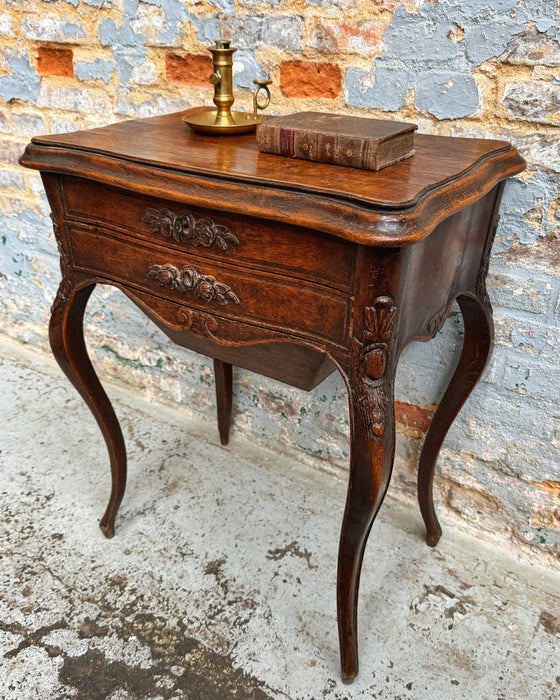 Travailleuse Louis XV