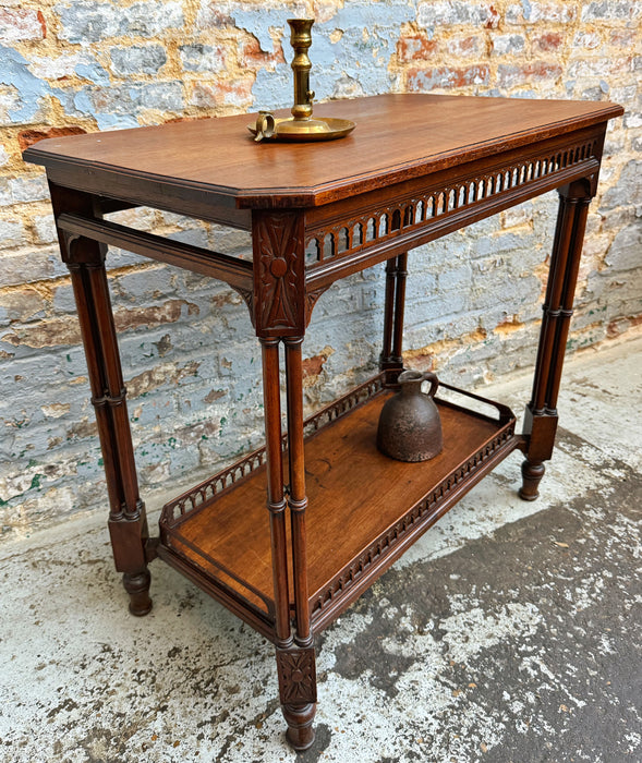 Table en noyer