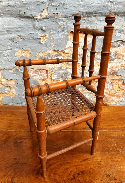 Ensemble meubles de poupée