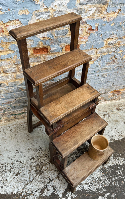 Chaise escabeau
