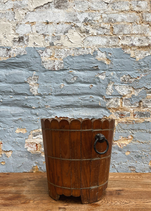 Oak planter