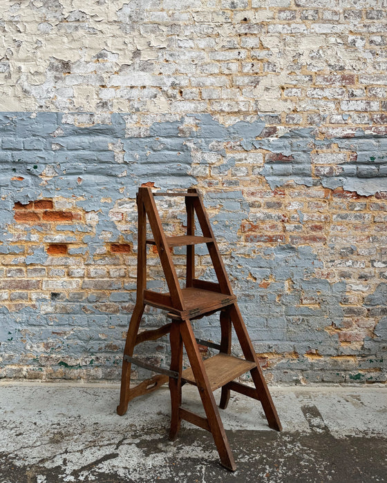 Chaise escabeau