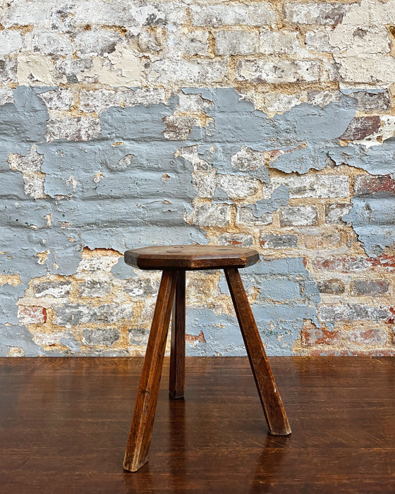 Tabouret tripode