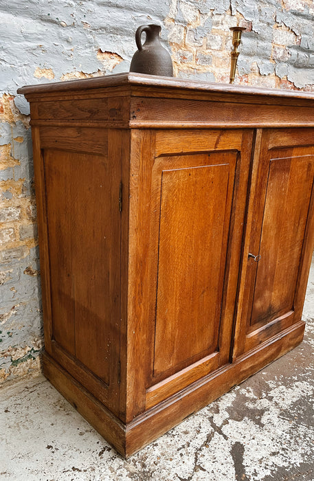 Craft cabinet