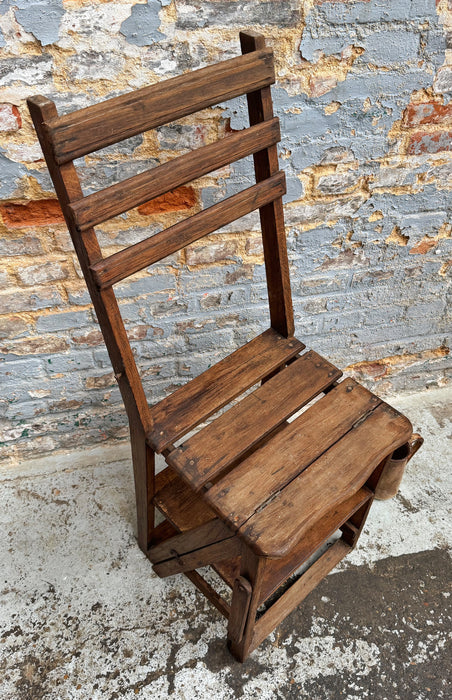 Chaise-escabeau