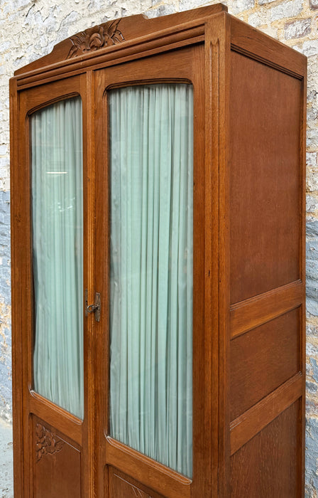 Display cabinet