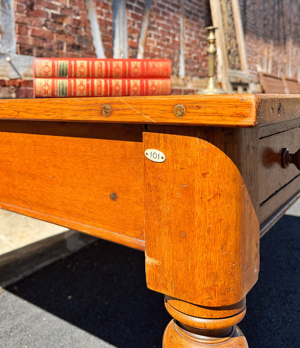 Notary desk