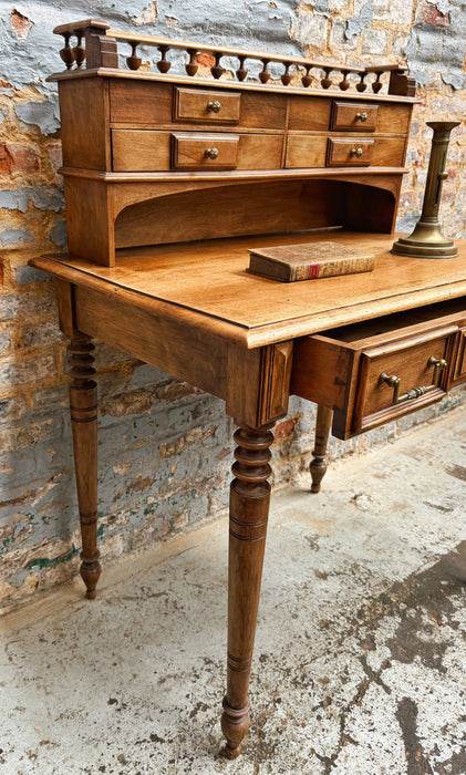 Bureau en noyer