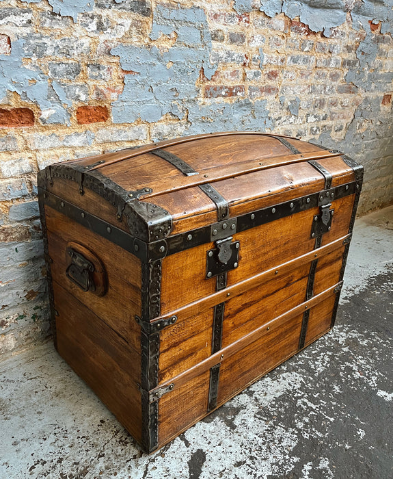 Travel trunk