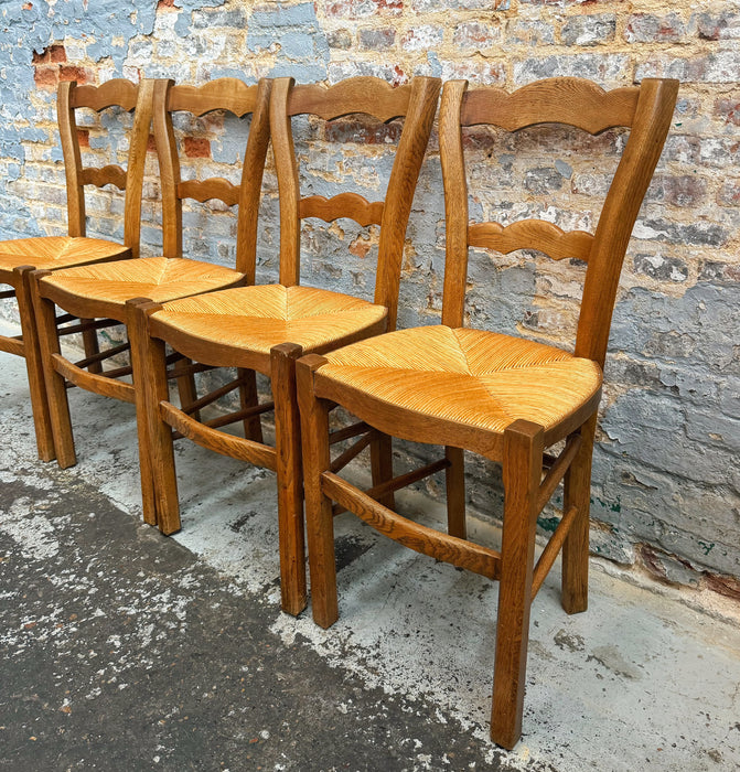 4 chaises rustiques